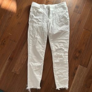 Levi’s white skinny jeans